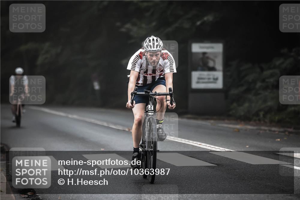 13.09.2026 - Stadtparktriathlon H.Heesch http://msf.ph/oto/10363987 13.09.2026 10:09:41 Radfahren 245, 249, 257, 317 meine-sportfotos.de