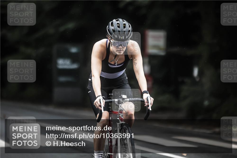 13.09.2026 - Stadtparktriathlon H.Heesch http://msf.ph/oto/10363991 13.09.2026 13:12:06 Radfahren 1260, 1275, 1374, 1408, 1431 meine-sportfotos.de