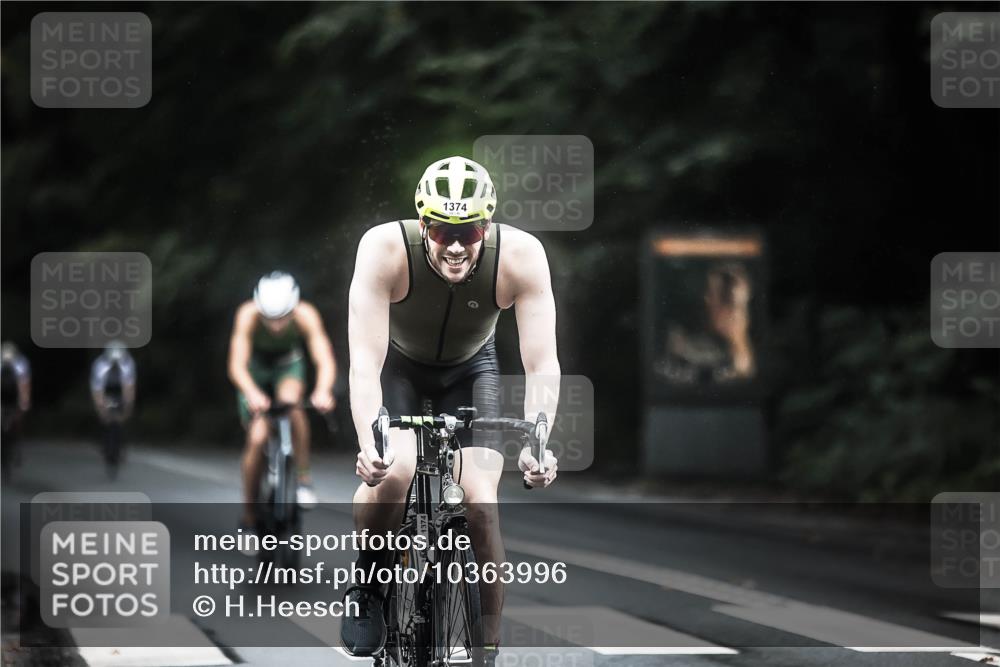 13.09.2026 - Stadtparktriathlon H.Heesch http://msf.ph/oto/10363996 13.09.2026 13:12:11 Radfahren 1374, 1408, 1409, 1431 meine-sportfotos.de