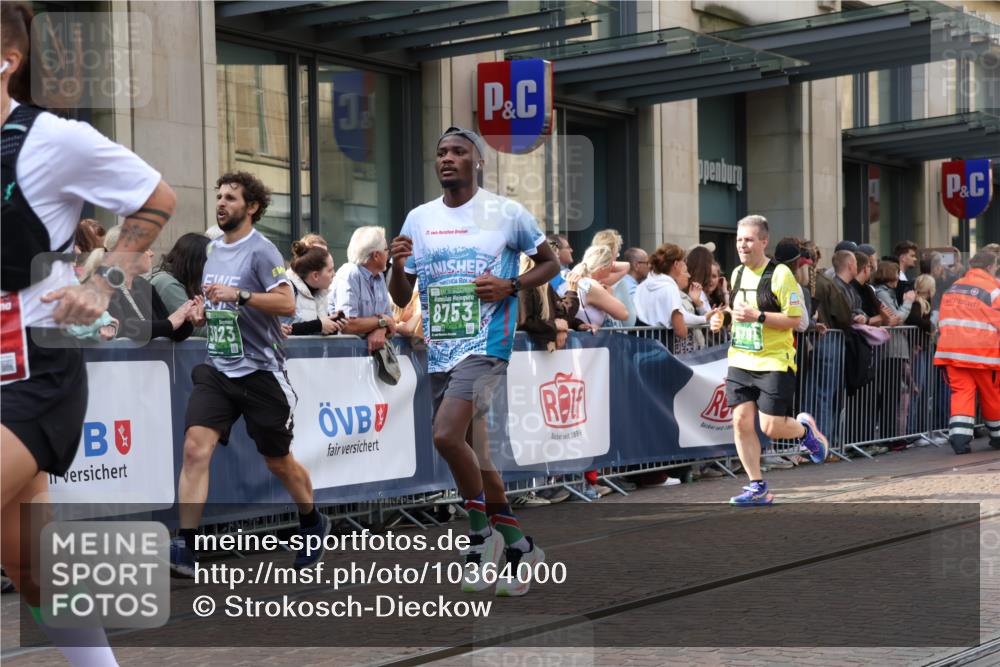 13.09.2026 - 21. swb-Marathon Bremen Strokosch-Dieckow http://msf.ph/oto/10364000 13.09.2026 13:37:03 Ziel 270, 391, 448, 869, 1180, 1854, 2531, 3323, 3333, 3627, 3732, 3804, 3823, 3894, 4628, 4932, 4947, 5388, 5547, 5577, 5612, 5738, 5791, 6046, 6904, 6947, 7006, 7074, 7571, 8268, 8439, 8443, 8458, 8553, 8674, 8748, 8753, 9140, 9441, 9701, 10106, 13077, 551, 813, 843, 950, 1285, 1641, 1849, 1936, 1991, 2241, 2275, 2531, 2930, 3122, 3541, 3635, 3732, 3787, 3874, 3894, 3909, 3998, 4261, 4410, 4448, 5236, 5355, 6056, 6269, 6408, 6431, 6629, 6961, 7006, 7046 meine-sportfotos.de