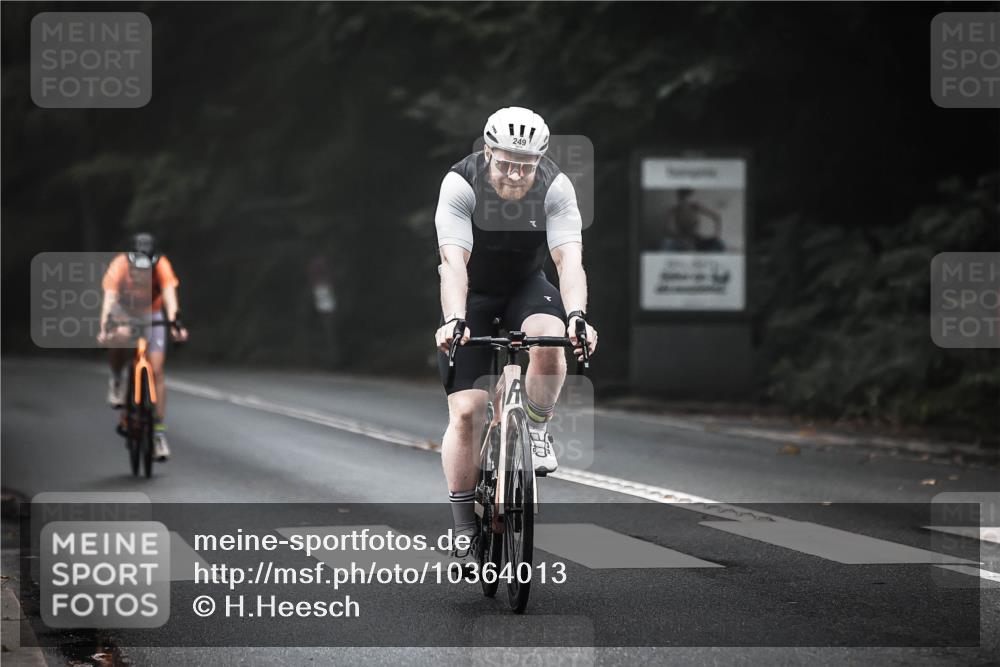 13.09.2026 - Stadtparktriathlon H.Heesch http://msf.ph/oto/10364013 13.09.2026 10:09:44 Radfahren 249, 257, 317 meine-sportfotos.de
