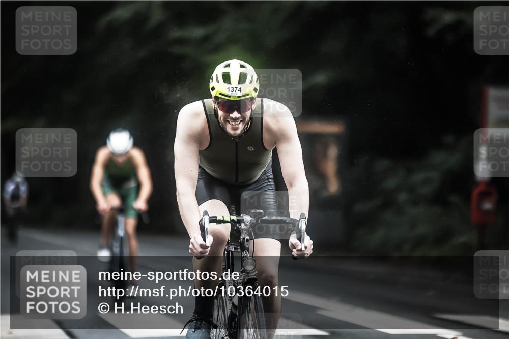 13.09.2026 - Stadtparktriathlon H.Heesch http://msf.ph/oto/10364015 13.09.2026 13:12:11 Radfahren 1374, 1408, 1409, 1431 meine-sportfotos.de