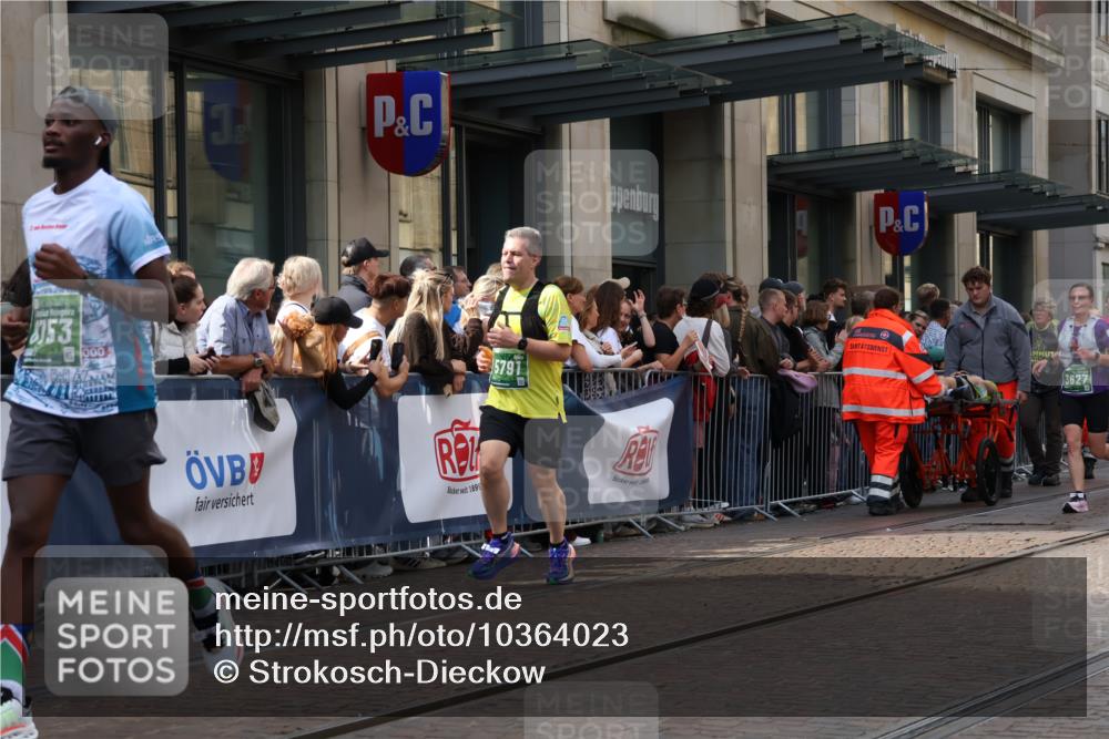 13.09.2026 - 21. swb-Marathon Bremen Strokosch-Dieckow http://msf.ph/oto/10364023 13.09.2026 13:37:03 Ziel 270, 391, 448, 869, 1180, 1854, 2531, 3323, 3333, 3627, 3732, 3804, 3823, 3894, 4628, 4932, 4947, 5388, 5547, 5577, 5612, 5738, 5791, 6046, 6904, 6947, 7006, 7074, 7571, 8268, 8439, 8443, 8458, 8553, 8674, 8748, 8753, 9140, 9441, 9701, 10106, 13077, 551, 813, 843, 950, 1285, 1641, 1849, 1936, 1991, 2241, 2275, 2531, 2930, 3122, 3541, 3635, 3732, 3787, 3874, 3894, 3909, 3998, 4261, 4410, 4448, 5236, 5355, 6056, 6269, 6408, 6431, 6629, 6961, 7006, 7046 meine-sportfotos.de