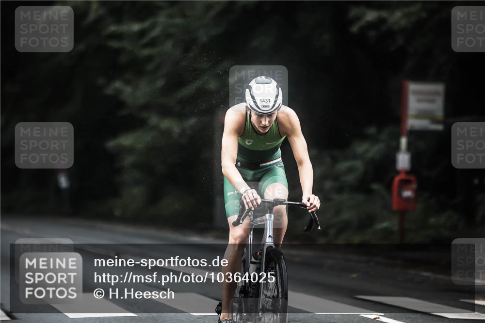 13.09.2026 - Stadtparktriathlon H.Heesch http://msf.ph/oto/10364025 13.09.2026 13:12:12 Radfahren 1374, 1409, 1431 meine-sportfotos.de