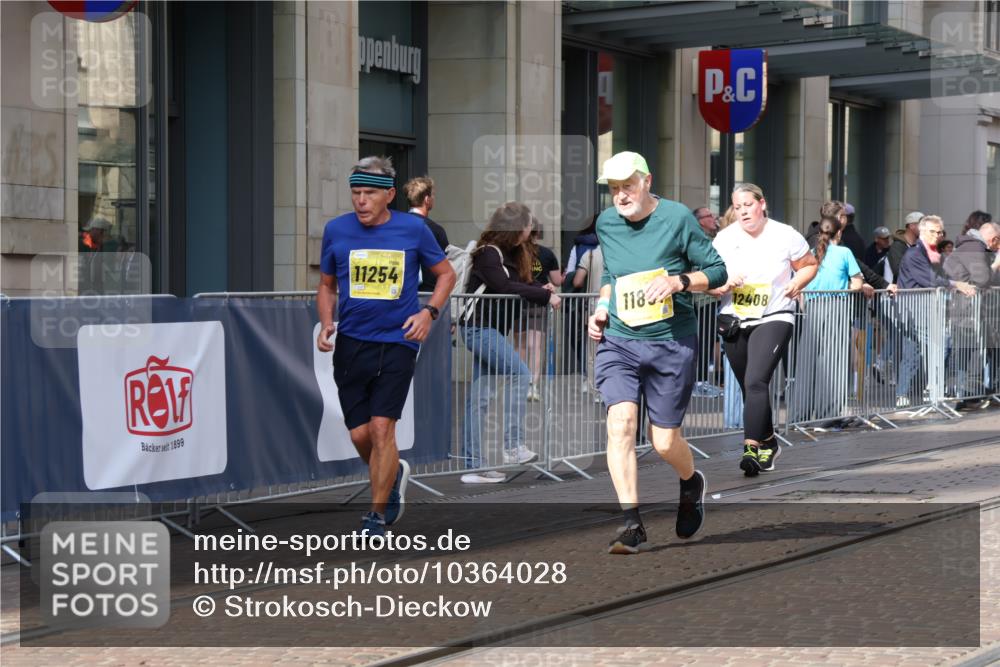 13.09.2026 - 21. swb-Marathon Bremen Strokosch-Dieckow http://msf.ph/oto/10364028 13.09.2026 11:26:37 Ziel 10573, 11254, 11851, 12377, 12408, 10667, 11538 meine-sportfotos.de