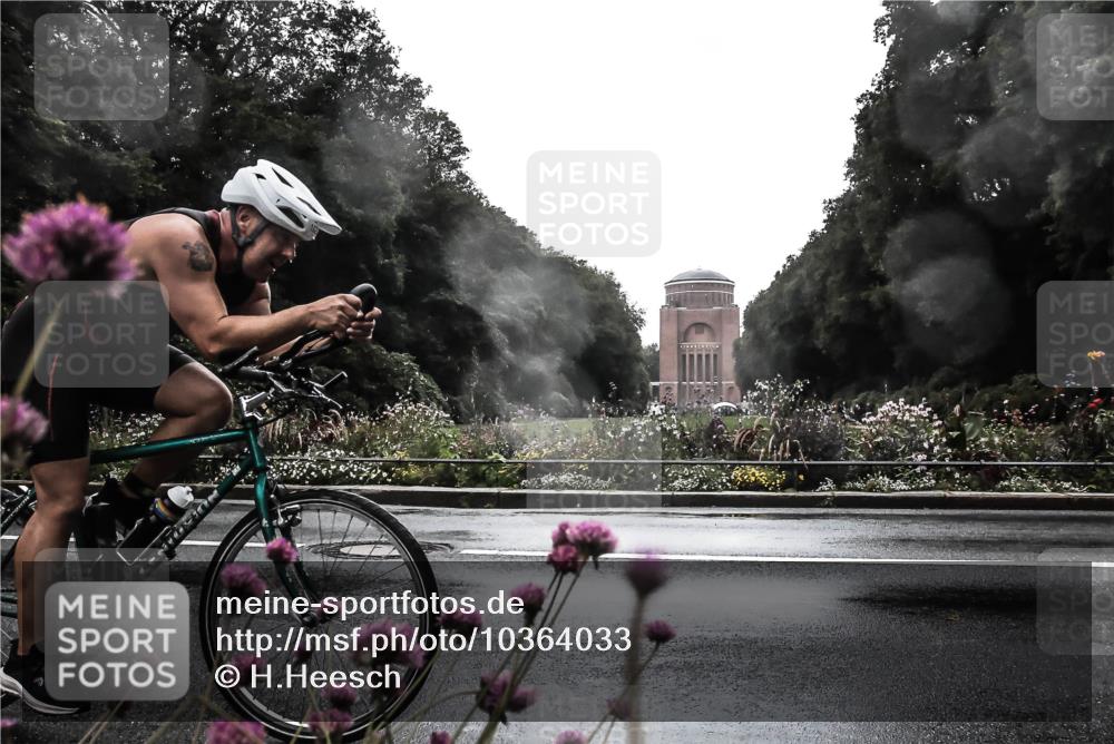 13.09.2026 - Stadtparktriathlon H.Heesch http://msf.ph/oto/10364033 13.09.2026 12:33:27 Radfahren 1025, 1058, 1085, 1168 meine-sportfotos.de