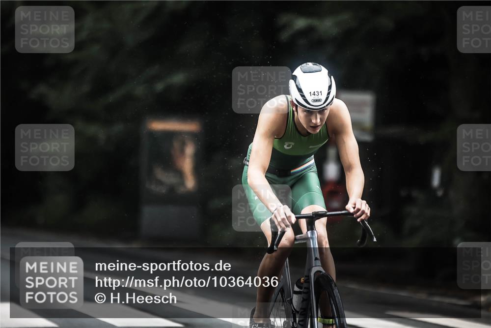 13.09.2026 - Stadtparktriathlon H.Heesch http://msf.ph/oto/10364036 13.09.2026 13:12:12 Radfahren 1374, 1409, 1431 meine-sportfotos.de