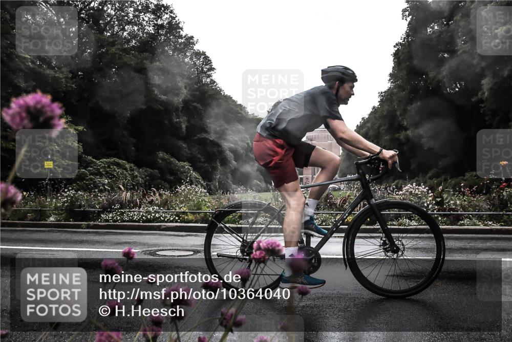 13.09.2026 - Stadtparktriathlon H.Heesch http://msf.ph/oto/10364040 13.09.2026 12:33:28 Radfahren 981, 1025, 1058, 1168 meine-sportfotos.de