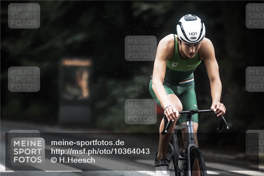 13.09.2026 - Stadtparktriathlon H.Heesch http://msf.ph/oto/10364043 13.09.2026 13:12:12 Radfahren 1374, 1409, 1431 meine-sportfotos.de