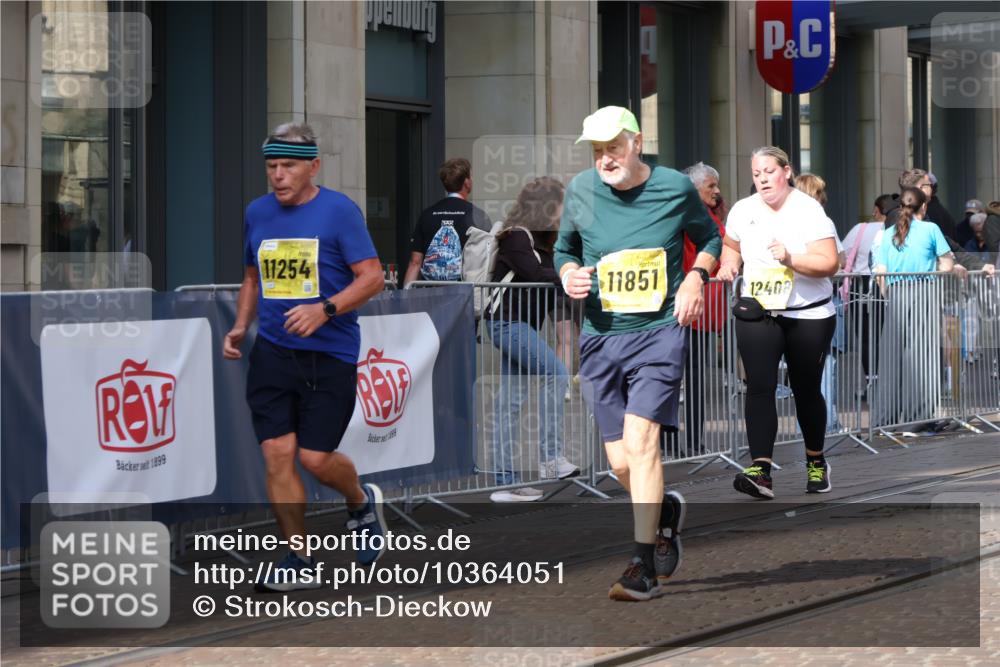 13.09.2026 - 21. swb-Marathon Bremen Strokosch-Dieckow http://msf.ph/oto/10364051 13.09.2026 11:26:37 Ziel 10573, 11254, 11851, 12377, 12408, 10667, 11538 meine-sportfotos.de