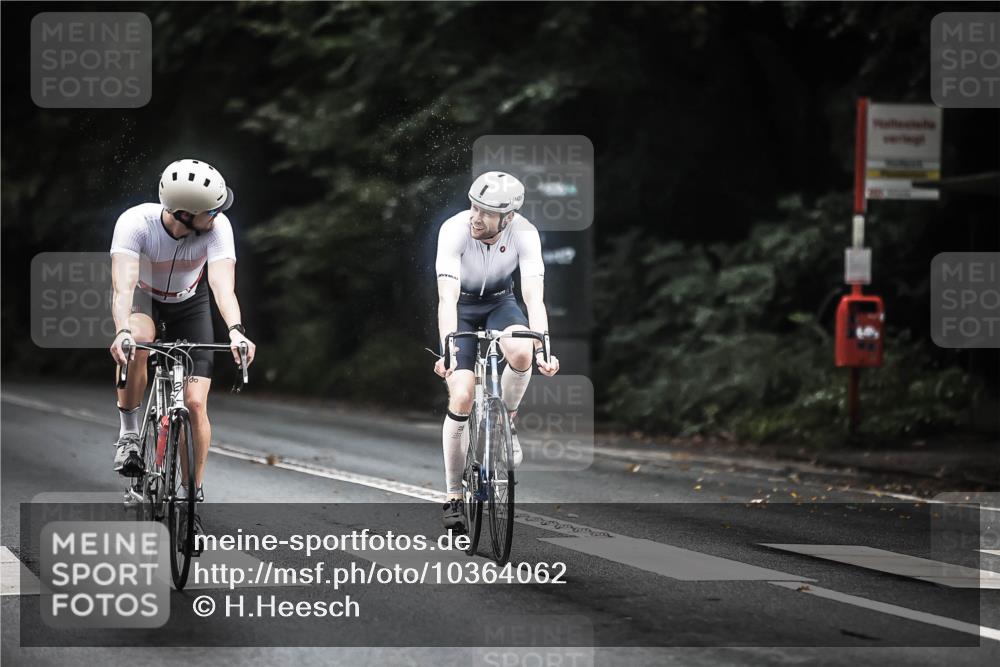 13.09.2026 - Stadtparktriathlon H.Heesch http://msf.ph/oto/10364062 13.09.2026 13:12:16 Radfahren 1195, 1374, 1409, 1431 meine-sportfotos.de