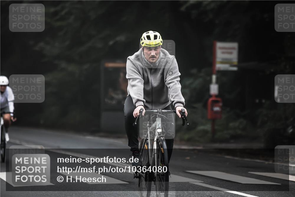 13.09.2026 - Stadtparktriathlon H.Heesch http://msf.ph/oto/10364080 13.09.2026 10:09:56 Radfahren 247, 251 meine-sportfotos.de