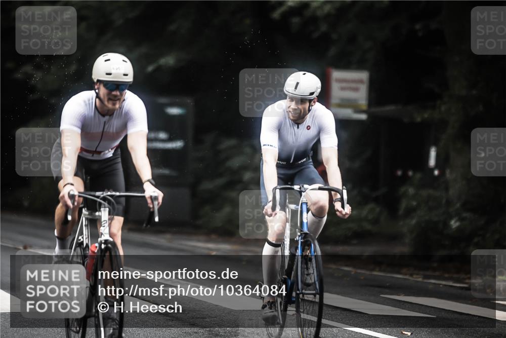 13.09.2026 - Stadtparktriathlon H.Heesch http://msf.ph/oto/10364084 13.09.2026 13:12:17 Radfahren 1195, 1409, 1431 meine-sportfotos.de