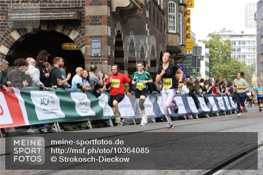 13.09.2026 - 21. swb-Marathon Bremen Strokosch-Dieckow http://msf.ph/oto/10364085 13.09.2026 10:59:28 Ziel 10383, 10415, 10427, 10477, 10492, 10668, 10843, 11034, 11086, 11125, 11301, 11302, 11500, 11602, 11913, 12015, 12118, 12127, 12131, 12200, 12271, 12297, 12541, 10147, 10355, 10669, 10745, 10928, 10929, 11151, 11194, 11207, 11419, 11501, 11519, 11594, 12138, 12481, 12527 meine-sportfotos.de