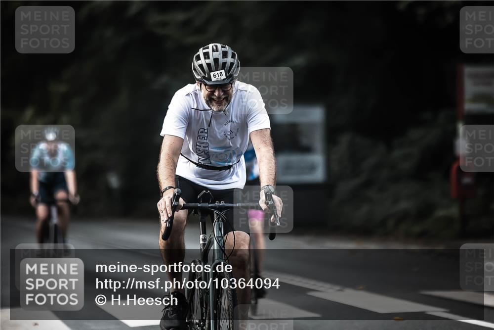 13.09.2026 - Stadtparktriathlon H.Heesch http://msf.ph/oto/10364094 13.09.2026 11:20:58 Radfahren 618, 621, 635, 665, 686, 745, 806 meine-sportfotos.de