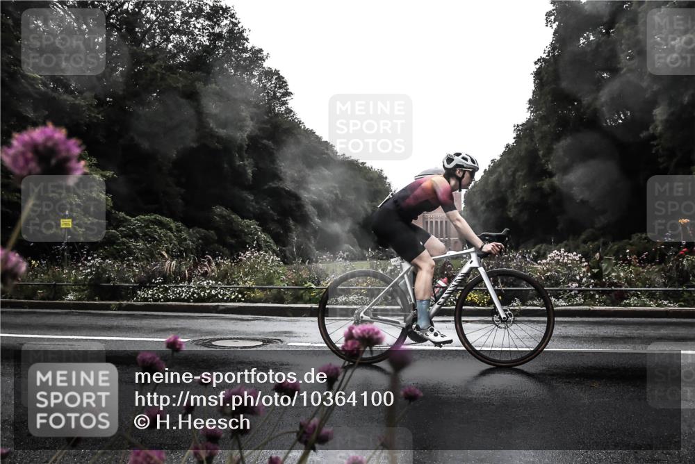 13.09.2026 - Stadtparktriathlon H.Heesch http://msf.ph/oto/10364100 13.09.2026 12:33:48 Radfahren 1008, 1093, 1099, 1117, 1131 meine-sportfotos.de