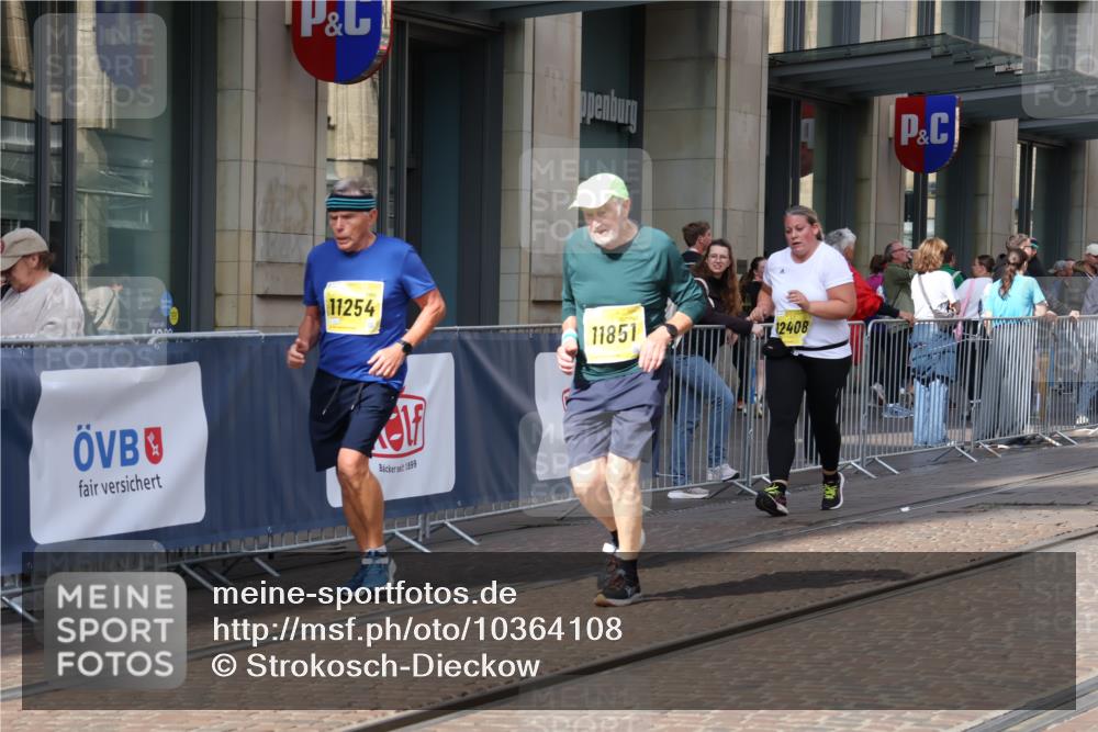13.09.2026 - 21. swb-Marathon Bremen Strokosch-Dieckow http://msf.ph/oto/10364108 13.09.2026 11:26:38 Ziel 10573, 11254, 11851, 12377, 12408, 10667, 11538 meine-sportfotos.de