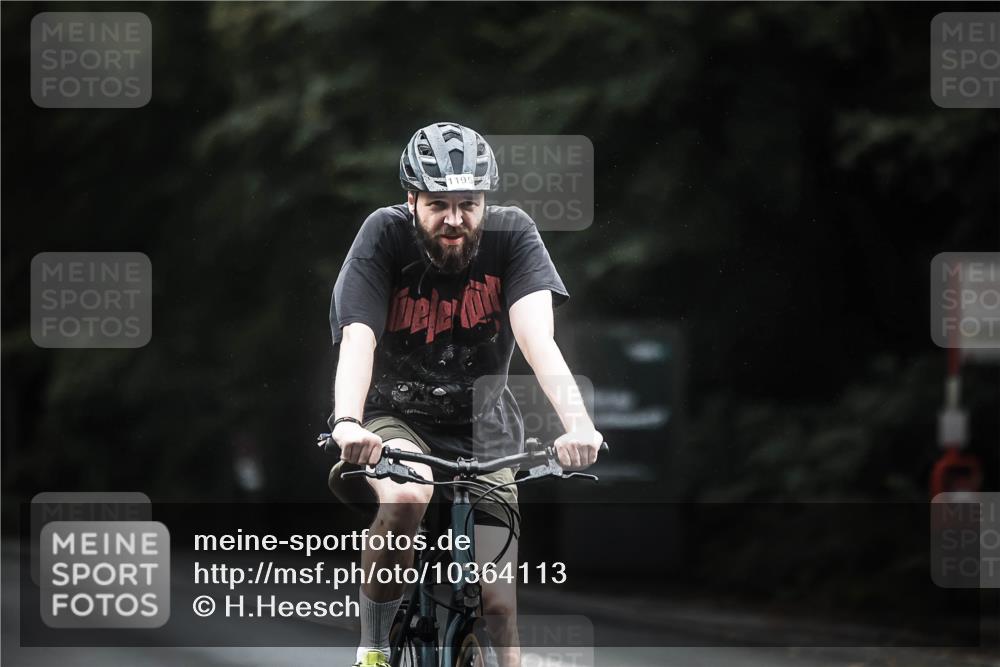 13.09.2026 - Stadtparktriathlon H.Heesch http://msf.ph/oto/10364113 13.09.2026 13:12:20 Radfahren 1195, 1409 meine-sportfotos.de