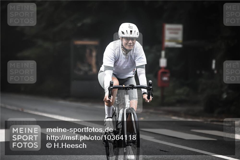 13.09.2026 - Stadtparktriathlon H.Heesch http://msf.ph/oto/10364118 13.09.2026 10:09:58 Radfahren 247, 251 meine-sportfotos.de