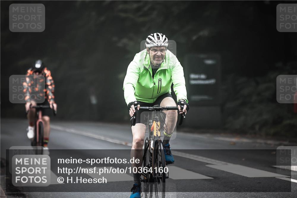 13.09.2026 - Stadtparktriathlon H.Heesch http://msf.ph/oto/10364160 13.09.2026 10:10:05 Radfahren 233, 261, 316 meine-sportfotos.de