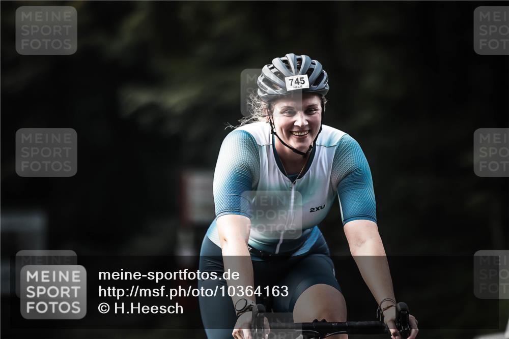 13.09.2026 - Stadtparktriathlon H.Heesch http://msf.ph/oto/10364163 13.09.2026 11:21:01 Radfahren 618, 621, 665, 686, 741, 745, 806 meine-sportfotos.de