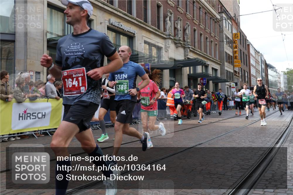 13.09.2026 - 21. swb-Marathon Bremen Strokosch-Dieckow http://msf.ph/oto/10364164 13.09.2026 13:37:07 Ziel 270, 391, 448, 869, 1180, 3323, 3333, 3627, 3804, 3823, 4155, 4300, 4433, 4628, 5388, 5612, 5738, 5791, 6804, 6904, 6911, 6947, 7074, 7571, 8268, 8380, 8439, 8553, 8674, 8748, 8753, 9441, 9701, 10062, 10106, 551, 813, 843, 950, 1285, 1641, 1849, 1854, 1991, 2241, 2275, 2531, 2930, 3122, 3541, 3635, 3732, 3787, 3874, 3894, 3909, 3998, 4261, 4410, 4448, 4932, 4947, 5236, 5355, 5547, 5577, 6046, 6056, 6269, 6408, 6431, 6629, 6961, 7006, 7046, 8268, 8443 meine-sportfotos.de