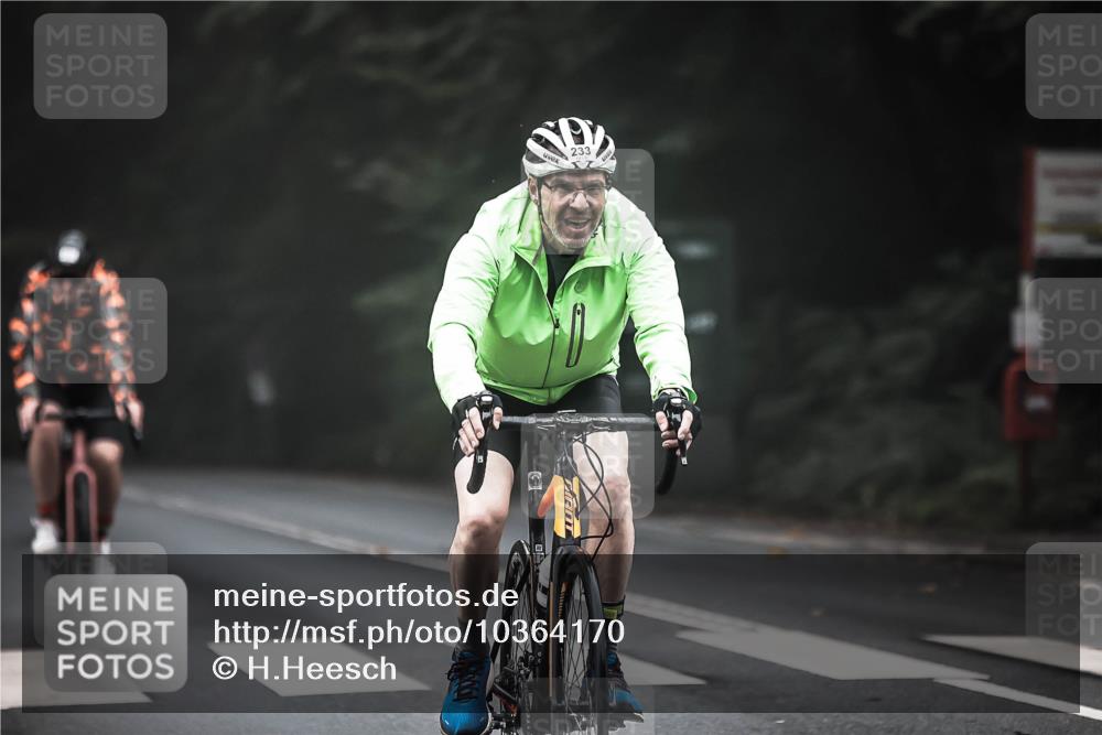 13.09.2026 - Stadtparktriathlon H.Heesch http://msf.ph/oto/10364170 13.09.2026 10:10:05 Radfahren 233, 261, 316 meine-sportfotos.de