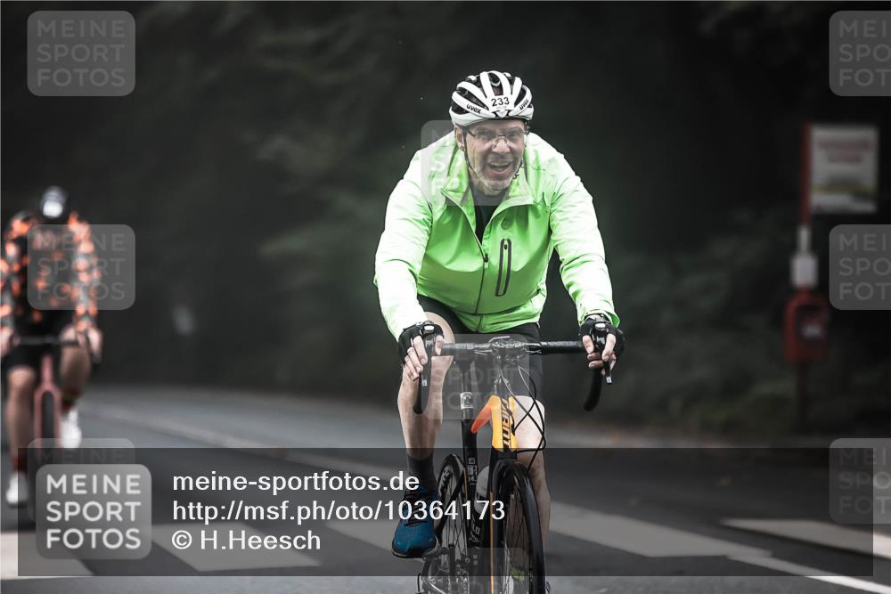 13.09.2026 - Stadtparktriathlon H.Heesch http://msf.ph/oto/10364173 13.09.2026 10:10:06 Radfahren 233, 261, 316 meine-sportfotos.de