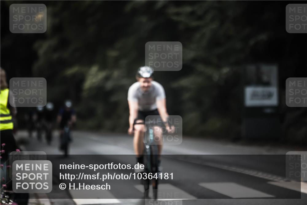 13.09.2026 - Stadtparktriathlon H.Heesch http://msf.ph/oto/10364181 13.09.2026 11:21:02 Radfahren 618, 621, 665, 686, 741, 745, 806 meine-sportfotos.de