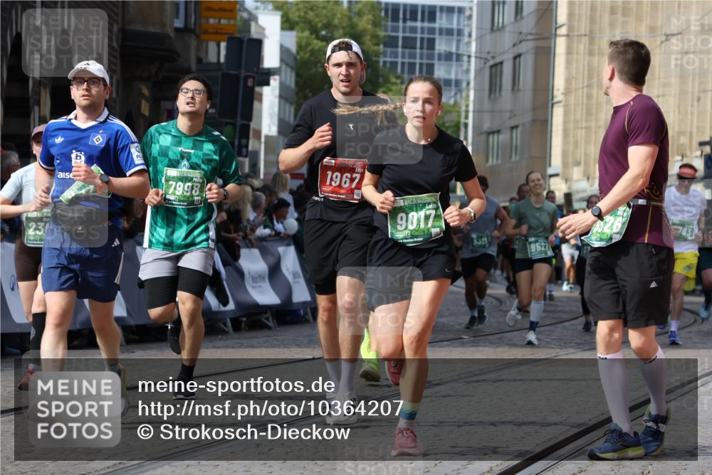 13.09.2026 - 21. swb-Marathon Bremen Strokosch-Dieckow http://msf.ph/oto/10364207 13.09.2026 13:35:07 Ziel 489, 1210, 1395, 1967, 2413, 2525, 2561, 2755, 2831, 3052, 3058, 3181, 3217, 3353, 3380, 3388, 3765, 3768, 3842, 5378, 5415, 5684, 5694, 5760, 6085, 6128, 6168, 6244, 6627, 6655, 6756, 7443, 7462, 7833, 8155, 8182, 8453, 8493, 8552, 8623, 8683, 9038, 9788, 9820, 13180, 536, 1150, 2003, 2366, 2625, 2866, 3311, 3916, 4062, 4635, 4985, 5016, 6320, 6750, 6837, 7305, 7377, 7657, 7703, 7998, 8300, 8328, 8773, 9017, 9526, 9527 meine-sportfotos.de