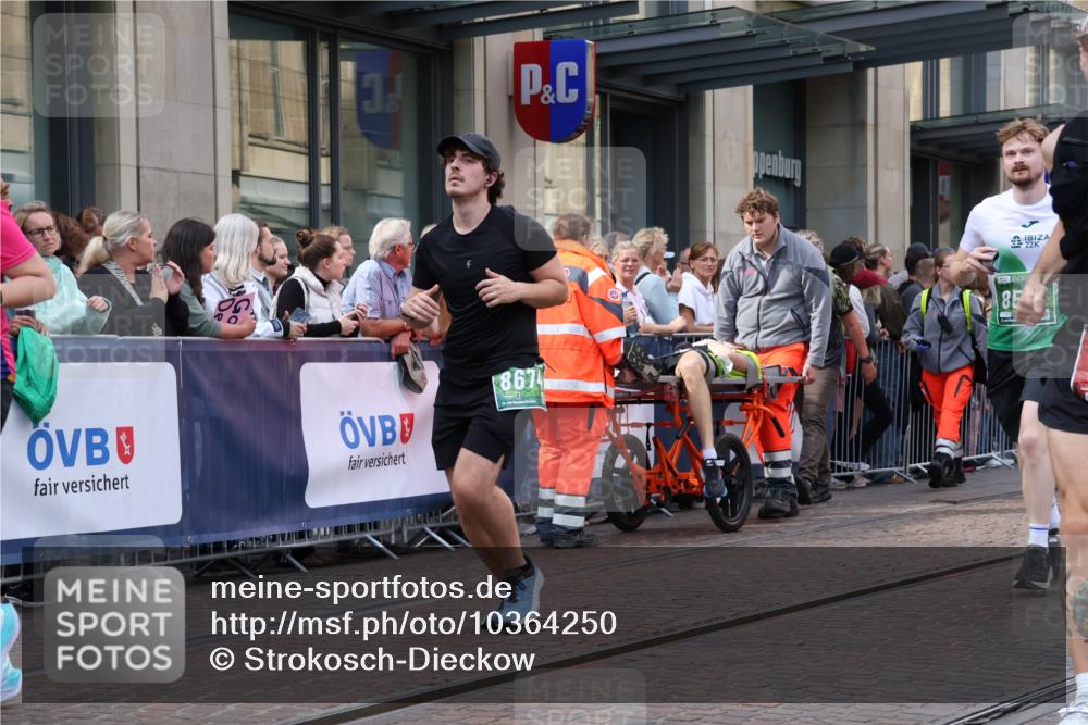 13.09.2026 - 21. swb-Marathon Bremen Strokosch-Dieckow http://msf.ph/oto/10364250 13.09.2026 13:37:09 Ziel 270, 391, 448, 869, 1180, 3323, 3333, 3627, 3804, 3823, 4155, 4300, 4433, 4628, 5388, 5612, 5738, 5791, 6032, 6804, 6904, 6911, 6947, 7003, 7074, 7571, 8380, 8439, 8553, 8674, 8748, 8753, 9441, 9701, 10062, 10106, 551, 843, 950, 1285, 1641, 1849, 1854, 1991, 2241, 2275, 2531, 2930, 3122, 3333, 3541, 3732, 3787, 3874, 3894, 3909, 3998, 4261, 4410, 4448, 4932, 4947, 5236, 5355, 5547, 5577, 6046, 6056, 6269, 6408, 6431, 6629, 6961, 7006, 7046, 8268, 8443, 9701 meine-sportfotos.de