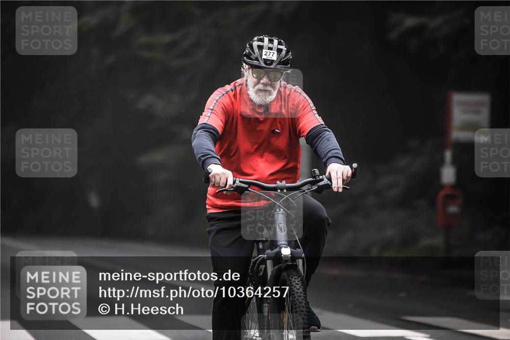 13.09.2026 - Stadtparktriathlon H.Heesch http://msf.ph/oto/10364257 13.09.2026 10:10:13 Radfahren 243, 261, 277, 316 meine-sportfotos.de