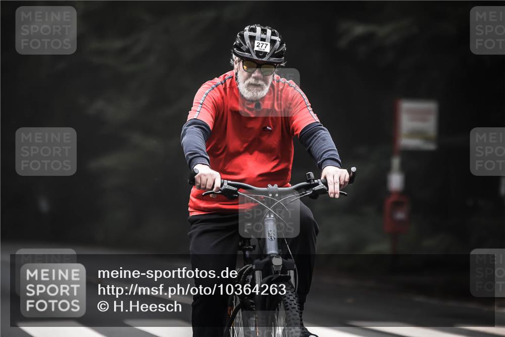 13.09.2026 - Stadtparktriathlon H.Heesch http://msf.ph/oto/10364263 13.09.2026 10:10:13 Radfahren 243, 261, 277, 316 meine-sportfotos.de