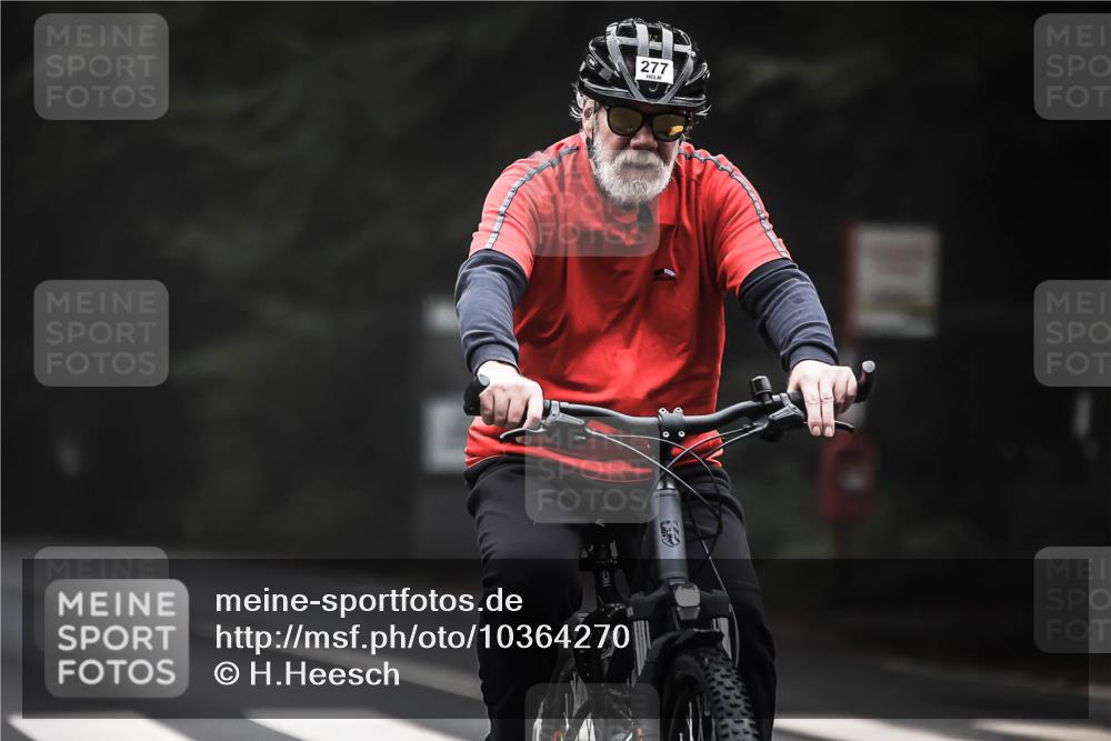 13.09.2026 - Stadtparktriathlon H.Heesch http://msf.ph/oto/10364270 13.09.2026 10:10:14 Radfahren 243, 277, 316 meine-sportfotos.de