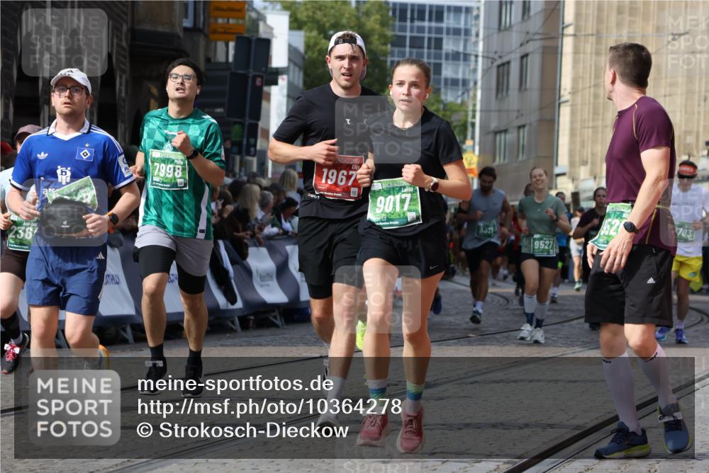 13.09.2026 - 21. swb-Marathon Bremen Strokosch-Dieckow http://msf.ph/oto/10364278 13.09.2026 13:35:07 Ziel 489, 1210, 1395, 1967, 2413, 2525, 2561, 2755, 2831, 3052, 3058, 3181, 3217, 3353, 3380, 3388, 3765, 3768, 3842, 5378, 5415, 5684, 5694, 5760, 6085, 6128, 6168, 6244, 6627, 6655, 6756, 7443, 7462, 7833, 8155, 8182, 8453, 8493, 8552, 8623, 8683, 9038, 9788, 9820, 13180, 536, 1150, 2003, 2366, 2625, 2866, 3311, 3916, 4062, 4635, 4985, 5016, 6320, 6750, 6837, 7305, 7377, 7657, 7703, 7998, 8300, 8328, 8773, 9017, 9526, 9527 meine-sportfotos.de