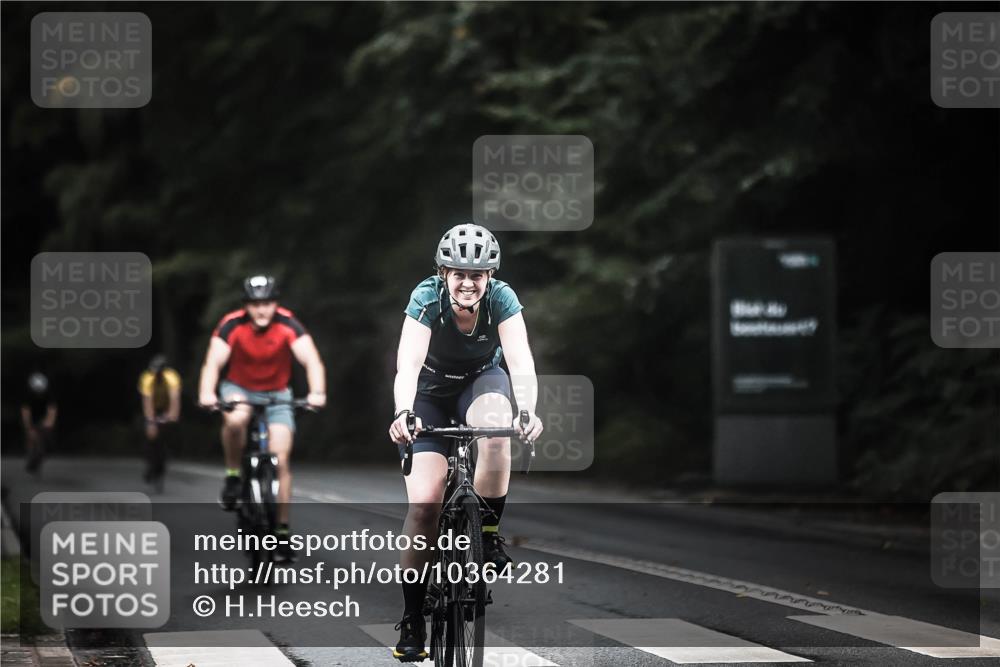 13.09.2026 - Stadtparktriathlon H.Heesch http://msf.ph/oto/10364281 13.09.2026 13:12:30 Radfahren 1205, 1241, 1257, 1271, 1333, 1413 meine-sportfotos.de