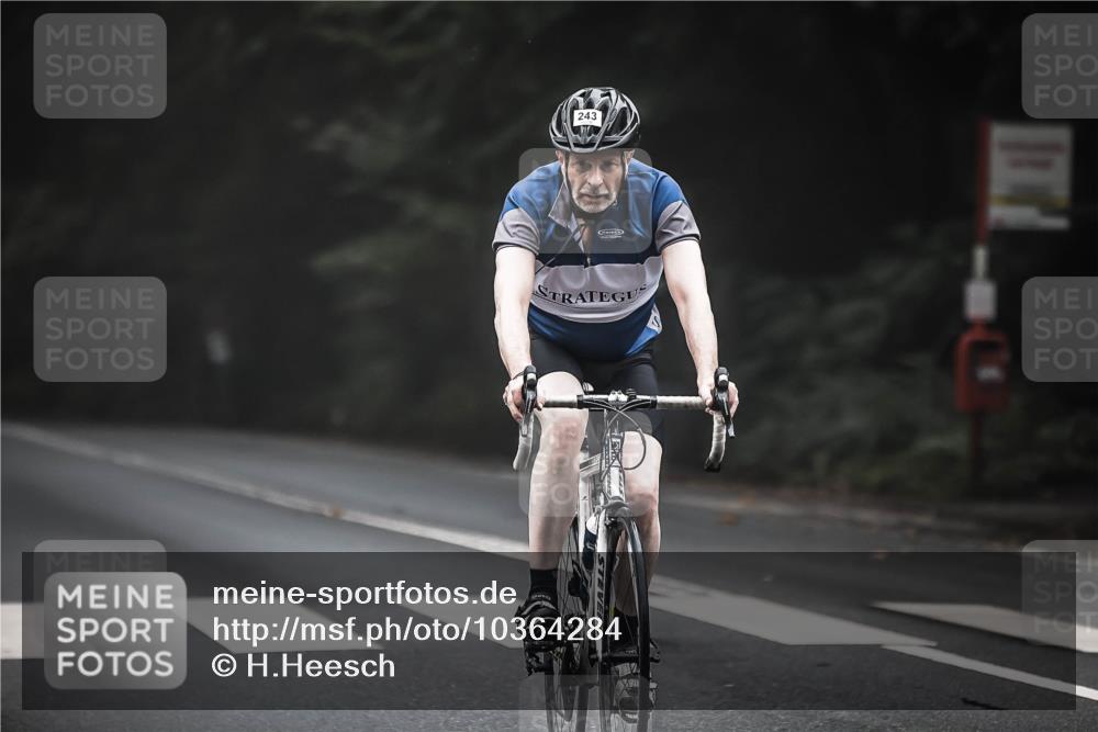 13.09.2026 - Stadtparktriathlon H.Heesch http://msf.ph/oto/10364284 13.09.2026 10:10:17 Radfahren 243, 277 meine-sportfotos.de