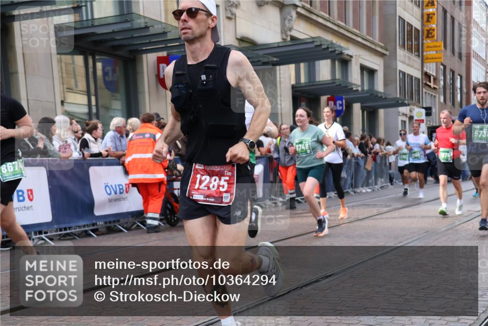 13.09.2026 - 21. swb-Marathon Bremen Strokosch-Dieckow http://msf.ph/oto/10364294 13.09.2026 13:37:10 Ziel 270, 391, 448, 869, 1180, 3323, 3627, 3804, 3823, 4155, 4300, 4433, 4628, 5388, 5612, 5624, 5738, 5791, 6032, 6804, 6904, 6911, 6947, 7003, 7074, 7571, 8380, 8439, 8553, 8674, 8748, 8753, 9441, 10062, 10106, 551, 843, 950, 1285, 1641, 1849, 1854, 1991, 2241, 2275, 2531, 2930, 3122, 3333, 3541, 3732, 3787, 3874, 3894, 3909, 3998, 4261, 4410, 4448, 4932, 4947, 5236, 5355, 5547, 5577, 6046, 6056, 6269, 6408, 6431, 6629, 6947, 6961, 7006, 7046, 8268, 8443, 9701 meine-sportfotos.de