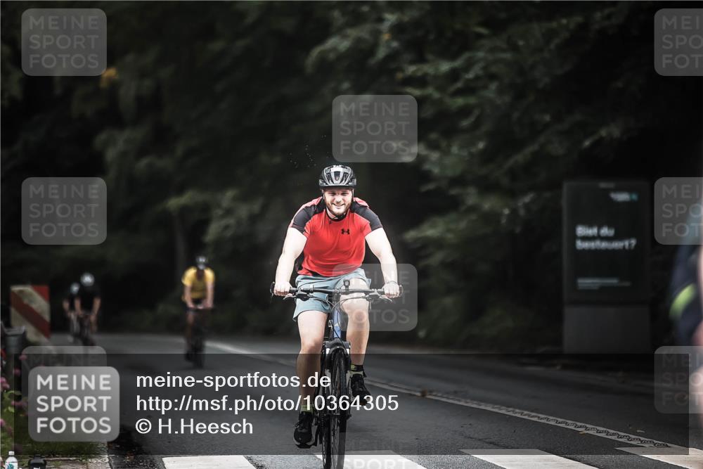 13.09.2026 - Stadtparktriathlon H.Heesch http://msf.ph/oto/10364305 13.09.2026 13:12:31 Radfahren 1205, 1241, 1257, 1271, 1333, 1413 meine-sportfotos.de