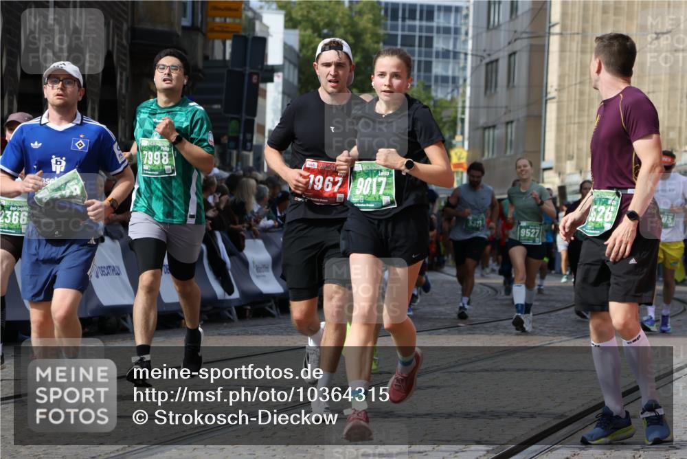 13.09.2026 - 21. swb-Marathon Bremen Strokosch-Dieckow http://msf.ph/oto/10364315 13.09.2026 13:35:07 Ziel 489, 1210, 1395, 1967, 2413, 2525, 2561, 2755, 2831, 3052, 3058, 3181, 3217, 3353, 3380, 3388, 3765, 3768, 3842, 5378, 5415, 5684, 5694, 5760, 6085, 6128, 6168, 6244, 6627, 6655, 6756, 7443, 7462, 7833, 8155, 8182, 8453, 8493, 8552, 8623, 8683, 9038, 9788, 9820, 13180, 536, 1150, 2003, 2366, 2625, 2866, 3311, 3916, 4062, 4635, 4985, 5016, 6320, 6750, 6837, 7305, 7377, 7657, 7703, 7998, 8300, 8328, 8773, 9017, 9526, 9527 meine-sportfotos.de