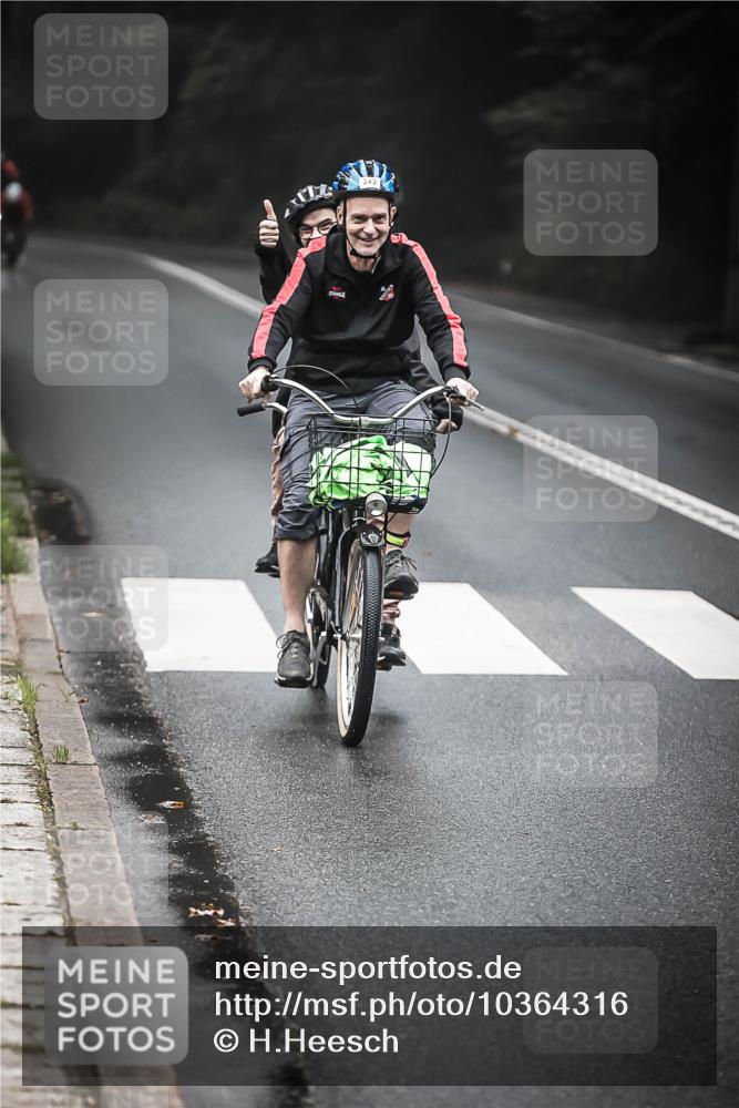 13.09.2026 - Stadtparktriathlon H.Heesch http://msf.ph/oto/10364316 13.09.2026 10:10:37 Radfahren 210, 309, 342 meine-sportfotos.de