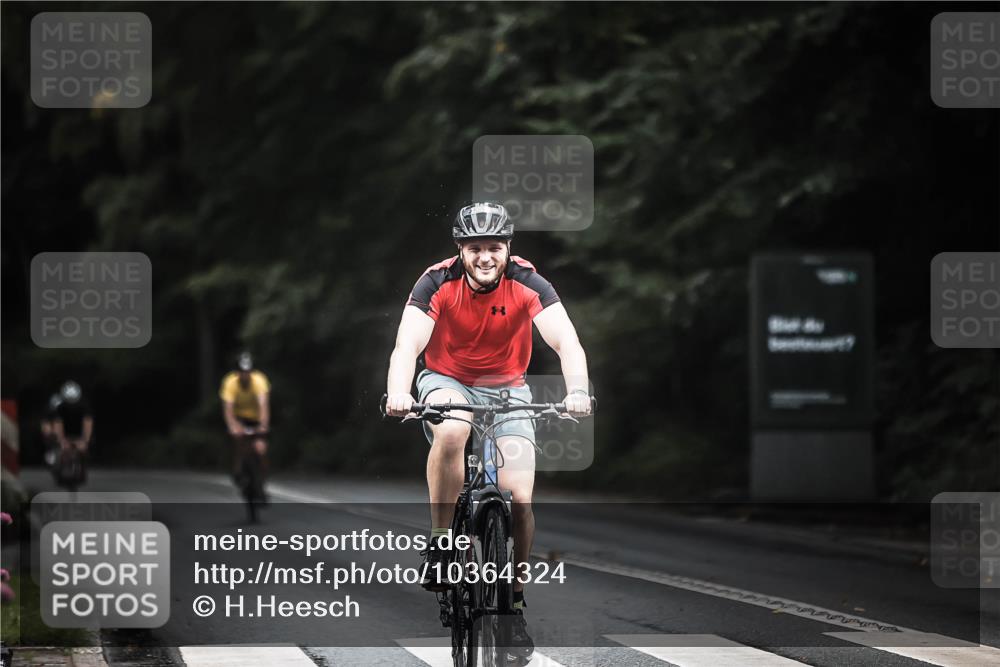 13.09.2026 - Stadtparktriathlon H.Heesch http://msf.ph/oto/10364324 13.09.2026 13:12:32 Radfahren 1205, 1241, 1257, 1271, 1333, 1413 meine-sportfotos.de
