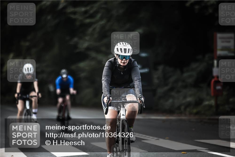 13.09.2026 - Stadtparktriathlon H.Heesch http://msf.ph/oto/10364326 13.09.2026 11:21:08 Radfahren 621, 696, 741, 776, 781 meine-sportfotos.de