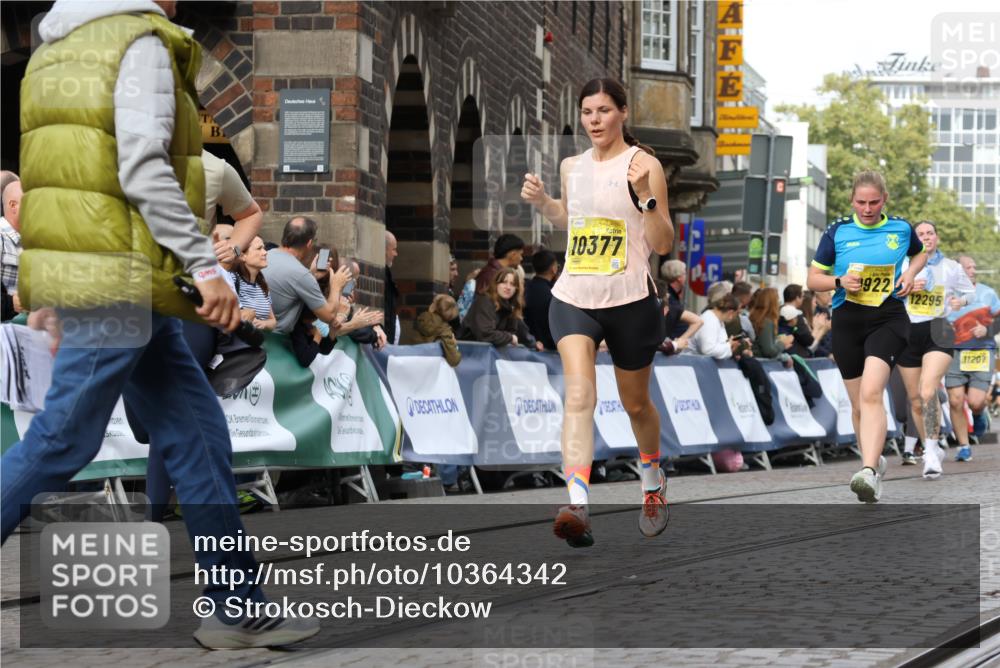 13.09.2026 - 21. swb-Marathon Bremen Strokosch-Dieckow http://msf.ph/oto/10364342 13.09.2026 10:59:34 Ziel 10415, 10492, 10668, 11086, 11125, 11301, 11302, 11500, 11913, 12118, 12200, 12267, 12297, 12537, 12541, 10236, 10355, 10669, 10928, 10929, 11054, 11056, 11089, 11194, 11419, 11501, 11803, 12138, 12242, 12243, 12480, 12527 meine-sportfotos.de