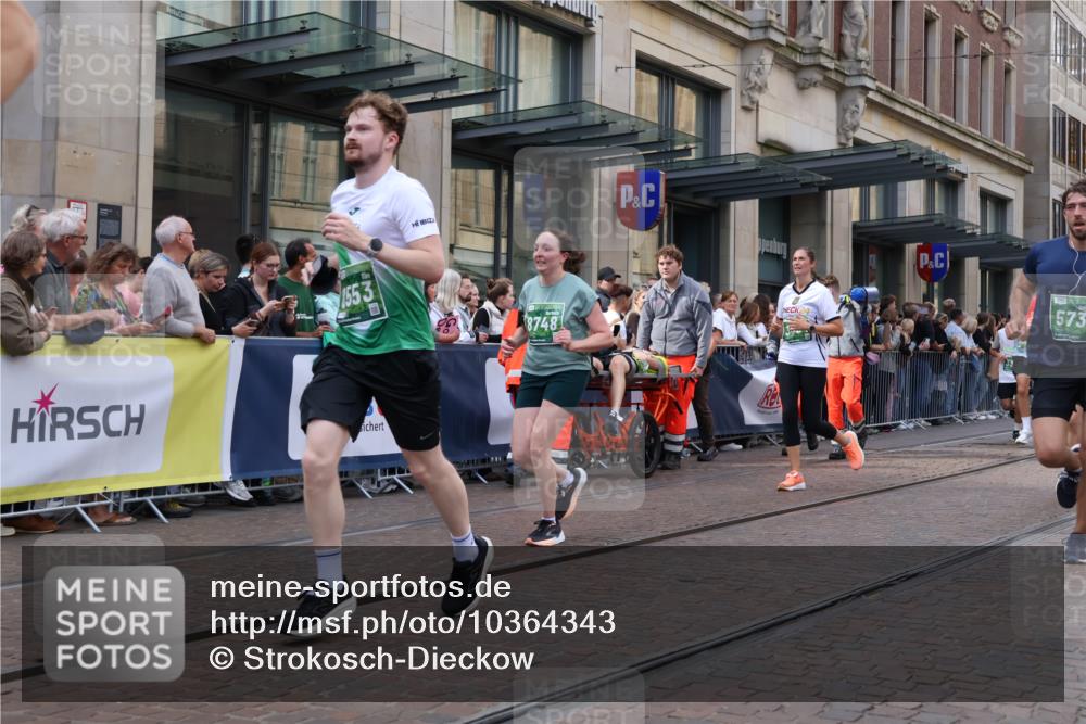13.09.2026 - 21. swb-Marathon Bremen Strokosch-Dieckow http://msf.ph/oto/10364343 13.09.2026 13:37:11 Ziel 270, 391, 448, 869, 1180, 3323, 3627, 3804, 3823, 4155, 4300, 4433, 4628, 5388, 5612, 5624, 5738, 5791, 6032, 6804, 6904, 6911, 7003, 7074, 7571, 7635, 8315, 8316, 8380, 8439, 8553, 8674, 8748, 8753, 9441, 10062, 10106, 551, 950, 1285, 1641, 1849, 1854, 1991, 2241, 2275, 2531, 2930, 3122, 3333, 3541, 3732, 3787, 3874, 3894, 3909, 4261, 4410, 4448, 4932, 4947, 5236, 5355, 5547, 5577, 6046, 6056, 6269, 6408, 6431, 6629, 6947, 6961, 7006, 7046, 8268, 8443, 9701 meine-sportfotos.de