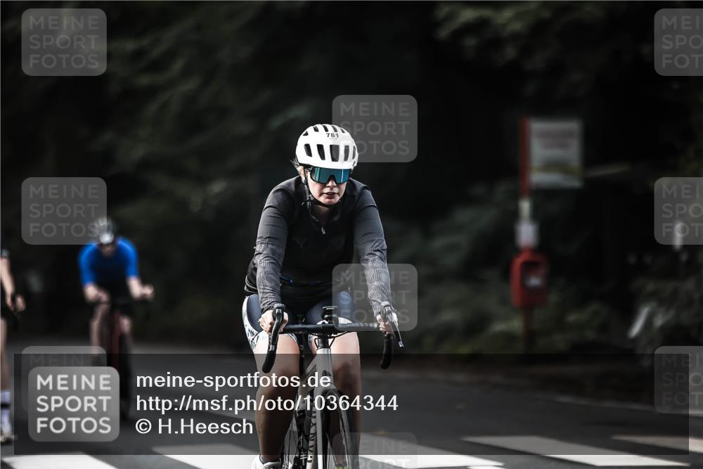 13.09.2026 - Stadtparktriathlon H.Heesch http://msf.ph/oto/10364344 13.09.2026 11:21:09 Radfahren 696, 741, 776, 781 meine-sportfotos.de