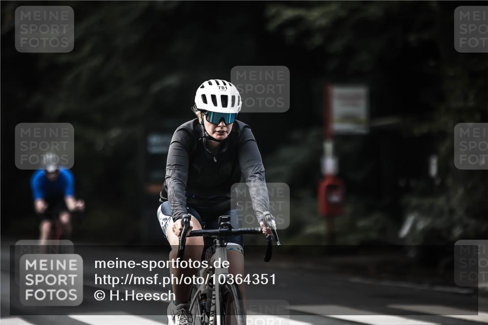 13.09.2026 - Stadtparktriathlon H.Heesch http://msf.ph/oto/10364351 13.09.2026 11:21:09 Radfahren 696, 741, 776, 781 meine-sportfotos.de
