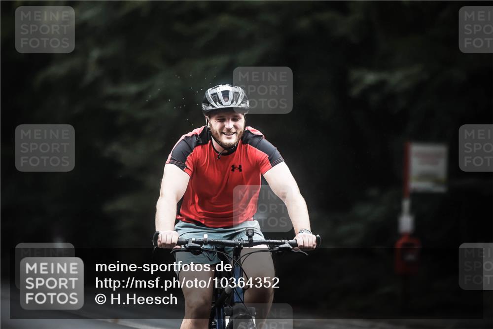13.09.2026 - Stadtparktriathlon H.Heesch http://msf.ph/oto/10364352 13.09.2026 13:12:33 Radfahren 1205, 1241, 1257, 1271, 1333, 1413 meine-sportfotos.de