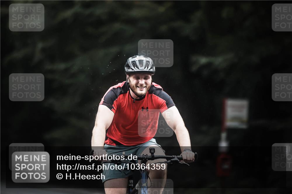 13.09.2026 - Stadtparktriathlon H.Heesch http://msf.ph/oto/10364359 13.09.2026 13:12:33 Radfahren 1205, 1241, 1257, 1271, 1333, 1413 meine-sportfotos.de