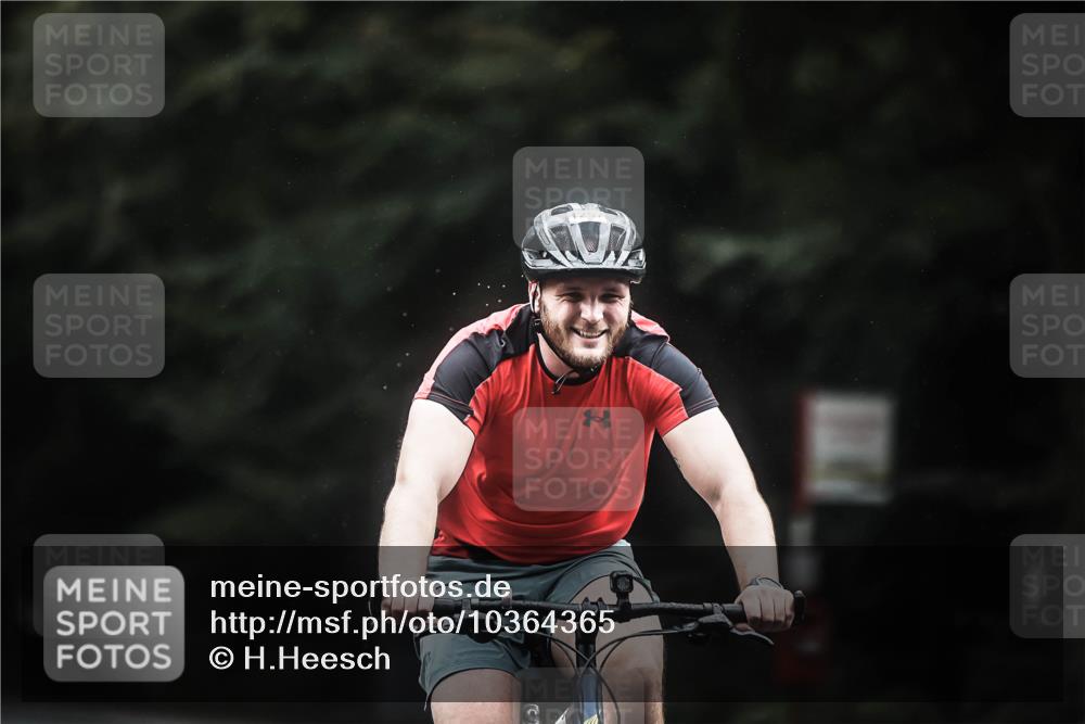 13.09.2026 - Stadtparktriathlon H.Heesch http://msf.ph/oto/10364365 13.09.2026 13:12:33 Radfahren 1205, 1241, 1257, 1271, 1333, 1413 meine-sportfotos.de